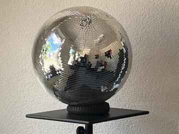 Showgear spiegelbol 50 cm met bijbehorende flightcase beschikbaar voor biedingen