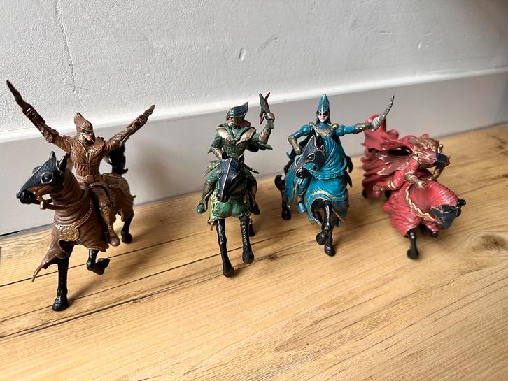 4 Raveleijn ruiters – Efteling, Verzamelen, Efteling, Gebruikt, Beeldje of Poppetje, Ophalen of Verzenden