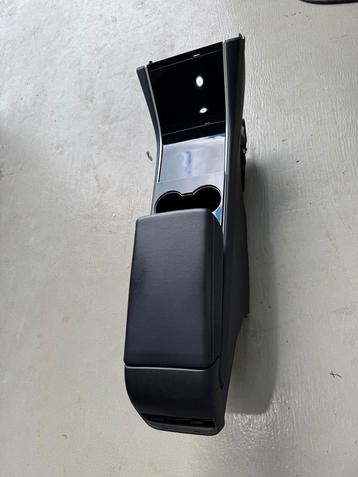 Tesla model 3 center console beschikbaar voor biedingen