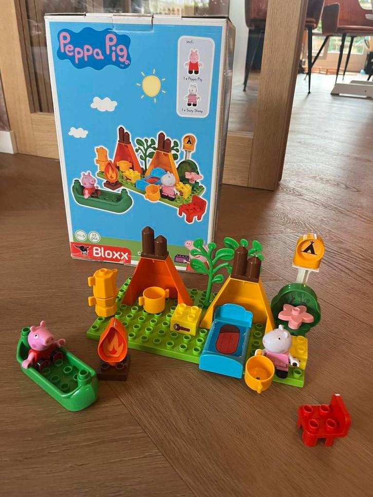 Bloxx peppa pig - camping set (duplo), Kinderen en Baby's, Speelgoed | Duplo en Lego, Zo goed als nieuw, Duplo, Complete set, Ophalen of Verzenden