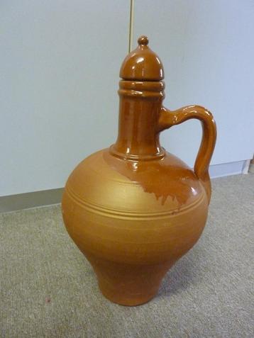 puntgave vintage/retro aardewerk kan beschikbaar voor biedingen