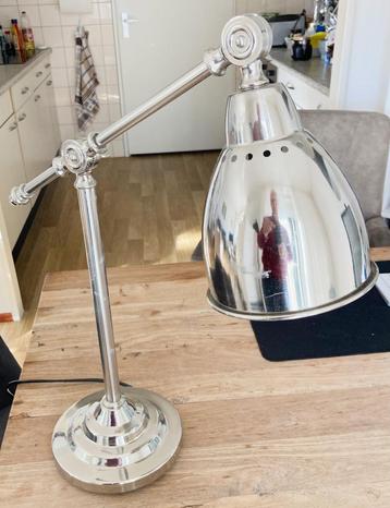 schemer / bureau lamp beschikbaar voor biedingen