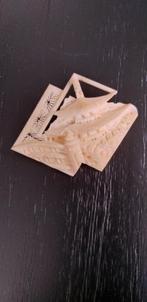 Ivoren broche, Ophalen of Verzenden, Zo goed als nieuw, Overige materialen