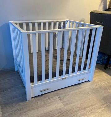 Bopita box met lade en matras en twee hoezen beschikbaar voor biedingen