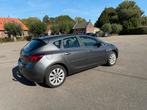 Opel Astra 1.4 Turbo 88KW 5D 2010 Grijs 6 versnellingen, Auto's, Voorwielaandrijving, 4 cilinders, Origineel Nederlands, Handgeschakeld