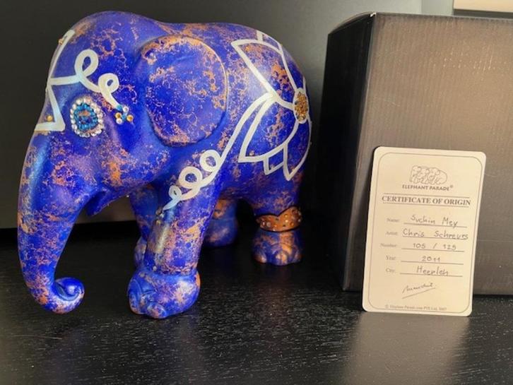 Elephant parade beeld Suchin Mey, 20 cm (groter dan normaal), Antiek en Kunst, Kunst | Beelden en Houtsnijwerken, Ophalen