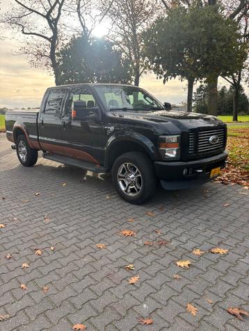 Mooie Ford F250 Harley Davidson beschikbaar voor biedingen