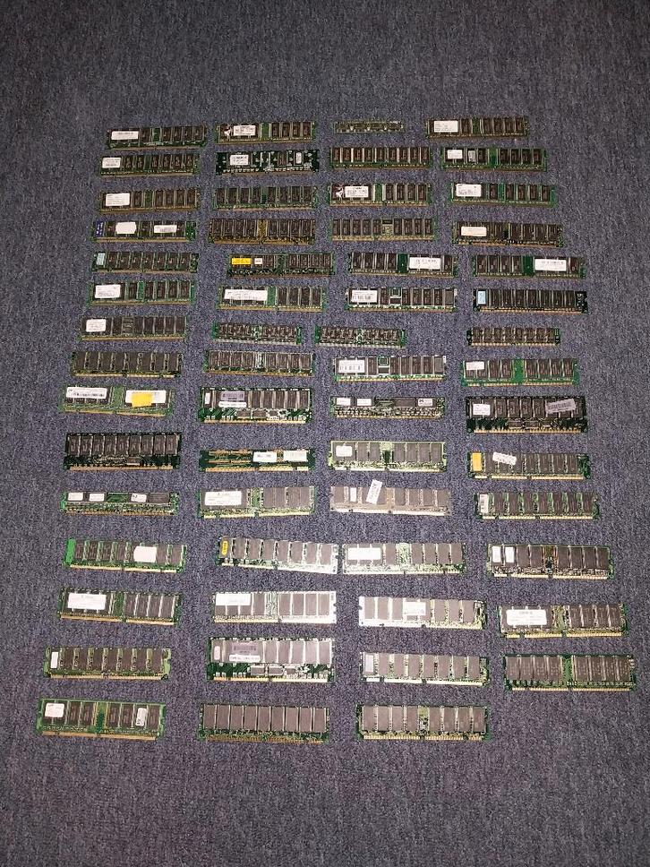 Berg pc geheugen voor de retro liefhebbers, Computers en Software, RAM geheugen, Gebruikt, Desktop, DDR, Ophalen of Verzenden