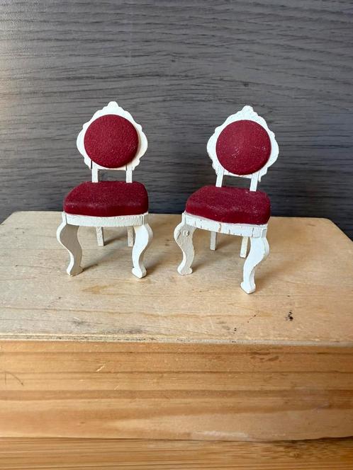 2x oude lundby stoel - hxbxd 6.5x3.6x3.3cm - hout, Verzamelen, Poppenhuizen en Toebehoren, Zo goed als nieuw, Poppenhuis, Ophalen of Verzenden