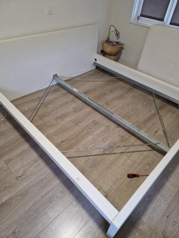 Ikea 2 persoonsbed ( 1.80 x 2.00 ) stijl Malm - afbeelding 1