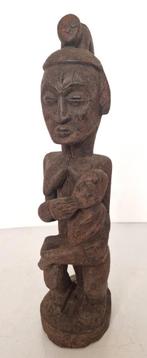 Uit inboedel: Houten beeld (no 11)Afrika vrouw met kind,incl, Verzenden