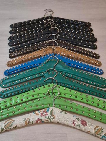 Retro kledinghangers  27 stuks beschikbaar voor biedingen