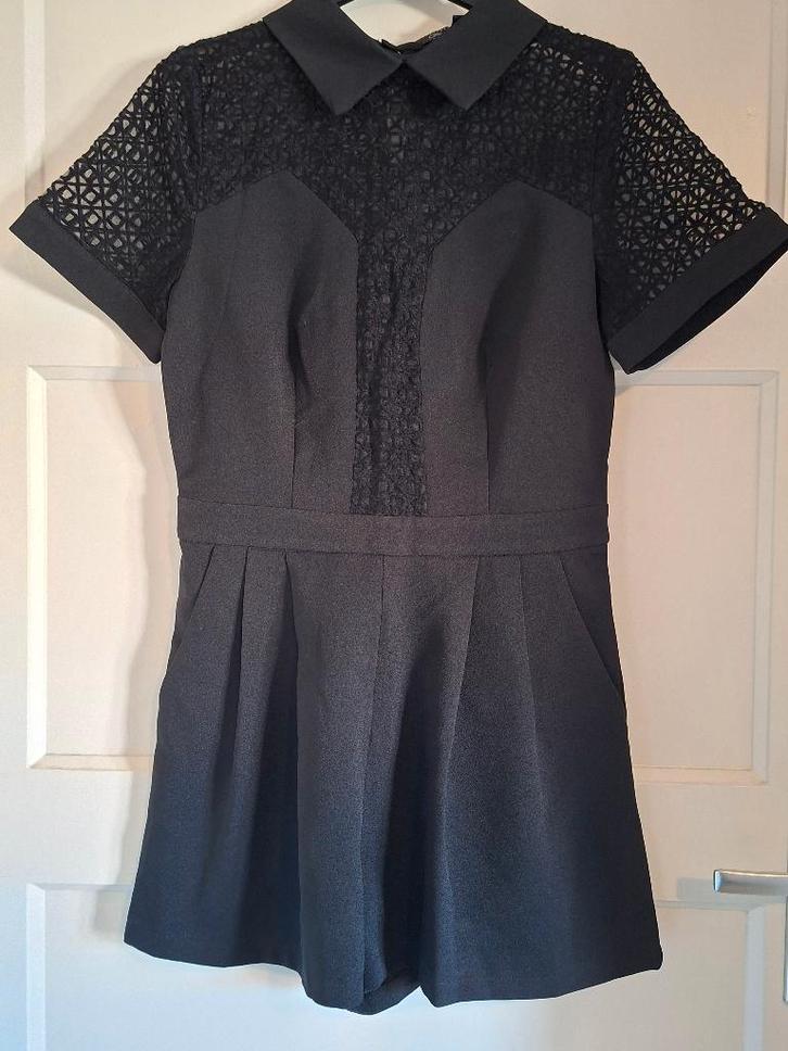 Girls on Film zwarte jumpsuit met kant maat 38 (52.), Kleding | Dames, Jumpsuits, Zo goed als nieuw, Maat 38/40 (M), Zwart, Ophalen of Verzenden