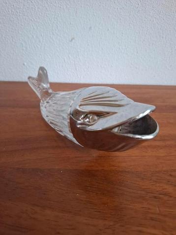 Vintage noten dispenser vis beschikbaar voor biedingen