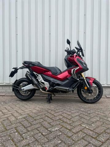 Motor carwrap/tmax wrap /custom ontwerp/tuning styling/ beschikbaar voor biedingen