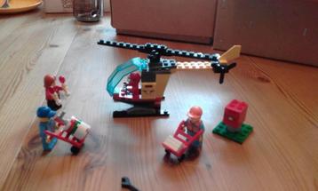 LEGO 60100 Vliegveld Starter set beschikbaar voor biedingen