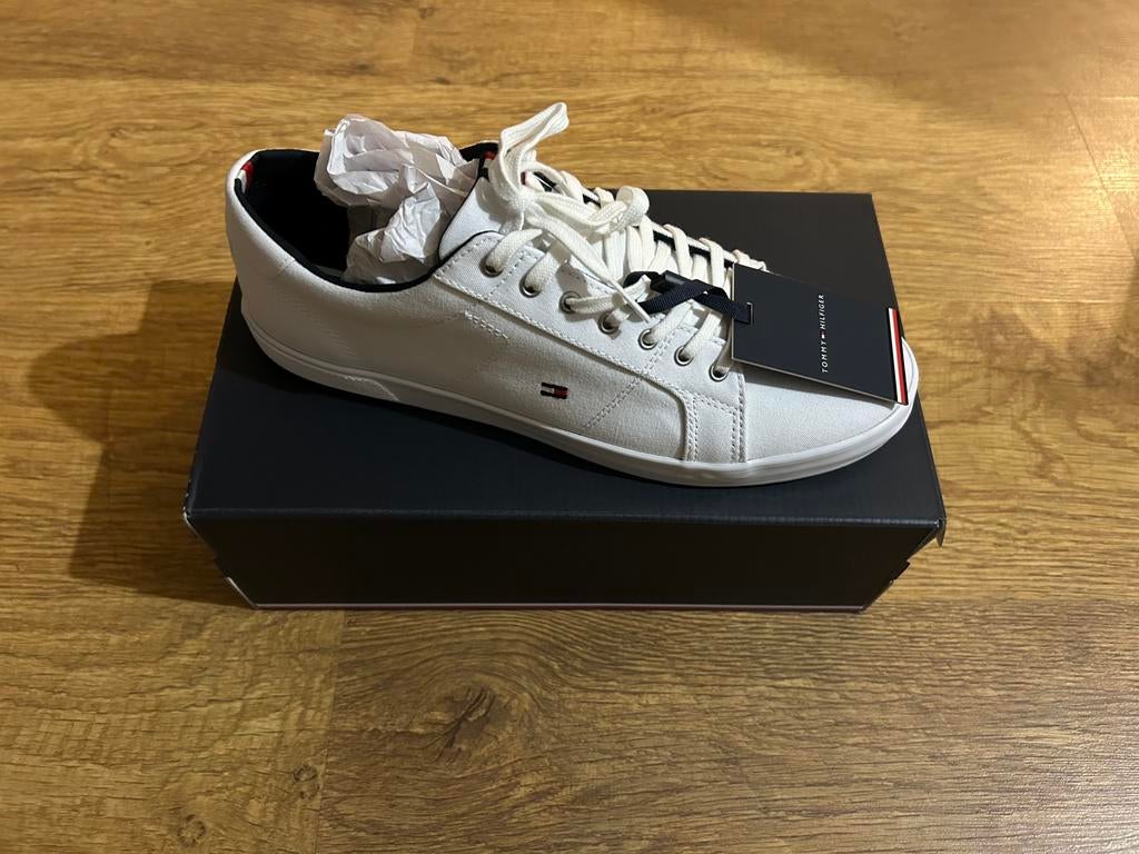 Tommy Hilfiger schoenen maat 42, Wit, Tommy Hilfiger, Nieuw, Ophalen of Verzenden