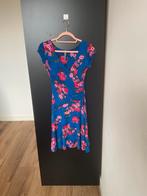 Blauw jurkje met roze bloemen van Klaes en Myra’s maat 38, Kleding | Dames, Maat 38/40 (M), Blauw, Ophalen of Verzenden, Knielengte
