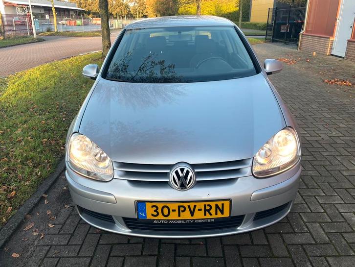 Volkswagen Golf 1.6 16V FSI 85KW 3D 2005 Grijs, Auto's, Volkswagen, Particulier, Golf, Benzine, B, Hatchback, Handgeschakeld, Origineel Nederlands