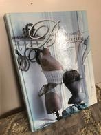 Brocante boek liefde voor brocante( koopje ), Antiek en Kunst, Curiosa en Brocante, Ophalen of Verzenden