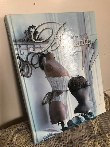 Brocante boek liefde voor brocante beschikbaar voor biedingen