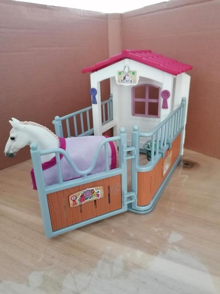 Schleich Paardenbox met Lusitano Merrie 42368, Kinderen en Baby's, Speelgoed | Poppen, Gebruikt, Overige typen, Ophalen of Verzenden