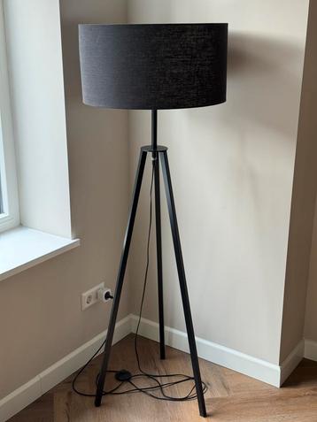 Vloerlamp Fissani zwart metaal incl kap beschikbaar voor biedingen