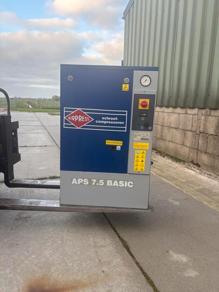 Airpress schroefcompressor, Doe-het-zelf en Verbouw, Compressors, Zo goed als nieuw, 100 liter of meer, 800 liter/min of meer