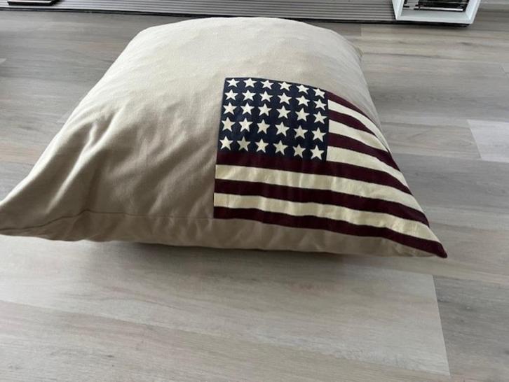Kussen, Huis en Inrichting, Woonaccessoires | Kussens, Zo goed als nieuw, Beige, Vierkant, Ophalen