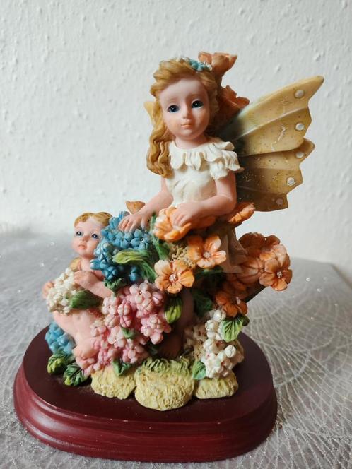 Prachtig beeld met engeltjes/elfjes, met mooie kleuren, Verzamelen, Beelden en Beeldjes, Gebruikt, Verzenden