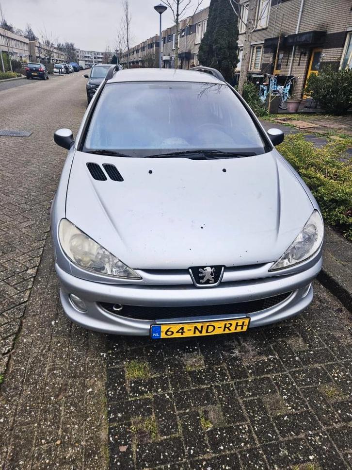 Peugeot 206 1.6 16V SW 2003 Grijs, Auto's, Peugeot, Particulier, Airbags, Airconditioning, Bluetooth, Boordcomputer, Centrale vergrendeling