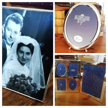 Verzilverde fotolijstjes ovaal op pootjes - dubbele - retro  beschikbaar voor biedingen