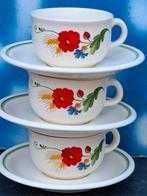 Kop en schotel. VEB TORGAU. DDR.  3 st.  Ca '70., Huis en Inrichting, Ophalen, Keramiek, Zo goed als nieuw, Overige stijlen