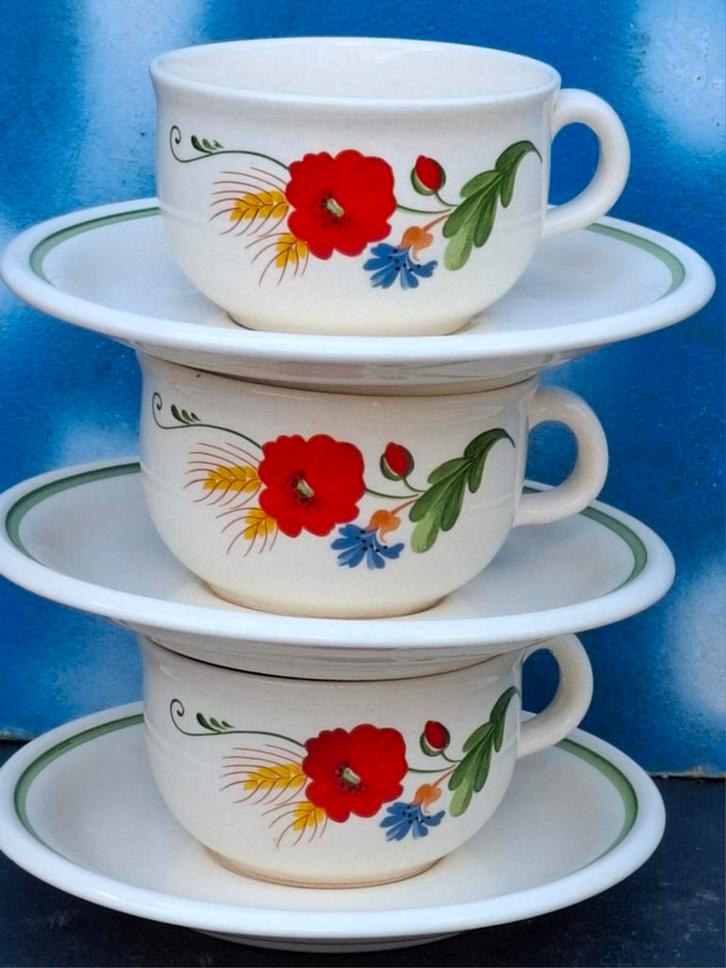 Kop en schotel. VEB TORGAU. DDR.  3 st.  Ca '70., Huis en Inrichting, Keuken | Servies, Zo goed als nieuw, Kop(pen) en/of Schotel(s)