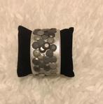 lederen armband met studs (advr 19), Nieuw, Leer, Ophalen of Verzenden, Met bedels of kralen