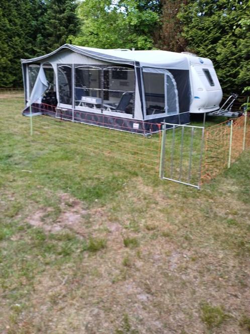 caravan Hobby KMFE 500 de luxe easy bouwjaar 2003, Caravans en Kamperen, Caravans, Particulier, tot en met 6, 1000 - 1250 kg, Treinzit