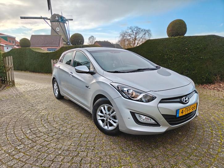 Hyundai i30 1.6 I Cvvt 5DR 2014 Grijs, Auto's, Hyundai, Particulier, i30, ABS, Achteruitrijcamera, Airbags, Alarm, Bluetooth, Boordcomputer