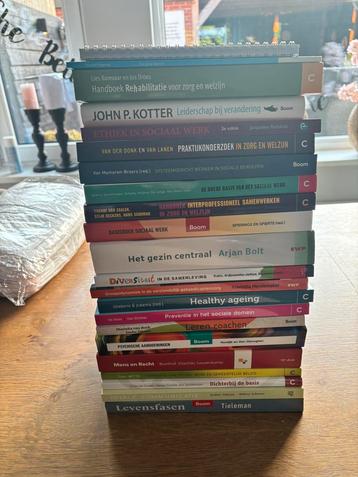 Social Work compleet boekenpakket beschikbaar voor biedingen