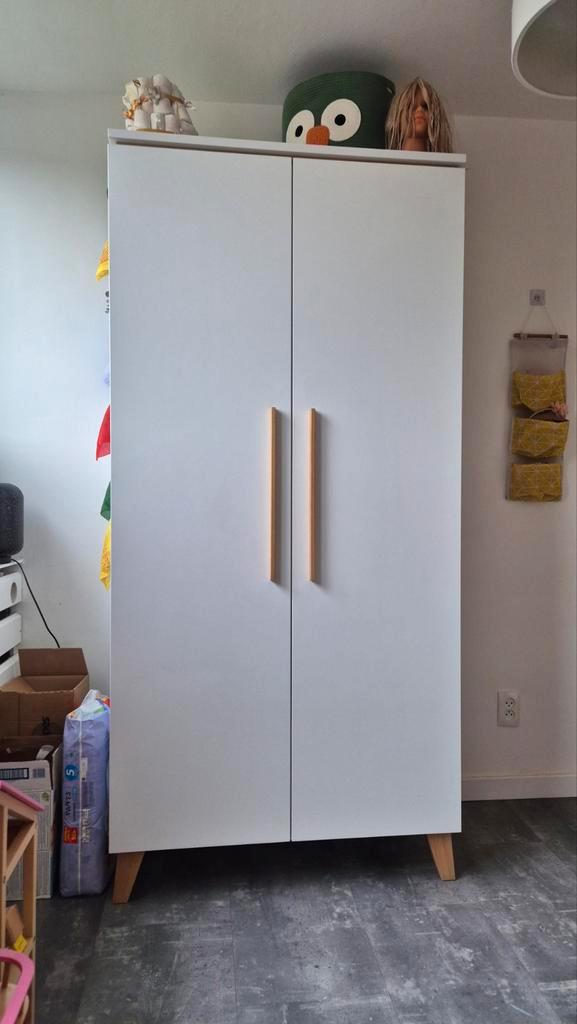 Complete Babykamer - Ledikant, Commode, Kledingkast, Kinderen en Baby's, Kinderkamer | Complete kinderkamers, Zo goed als nieuw