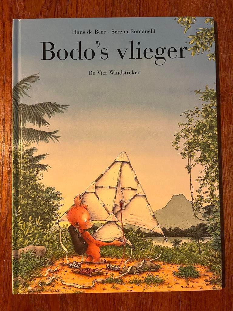 Bodo's Vlieger - De Vier Windstreken, Boeken, Ophalen of Verzenden, Zo goed als nieuw, Fictie algemeen