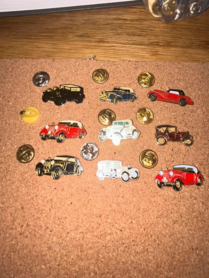 9 oldtimer pins, Verzamelen, Speldjes, Pins en Buttons, Zo goed als nieuw, Speldje of Pin, Transport, Ophalen of Verzenden