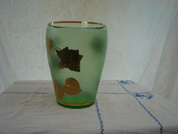 Vaas met goud beschildering ( Boheems beschikbaar voor biedingen