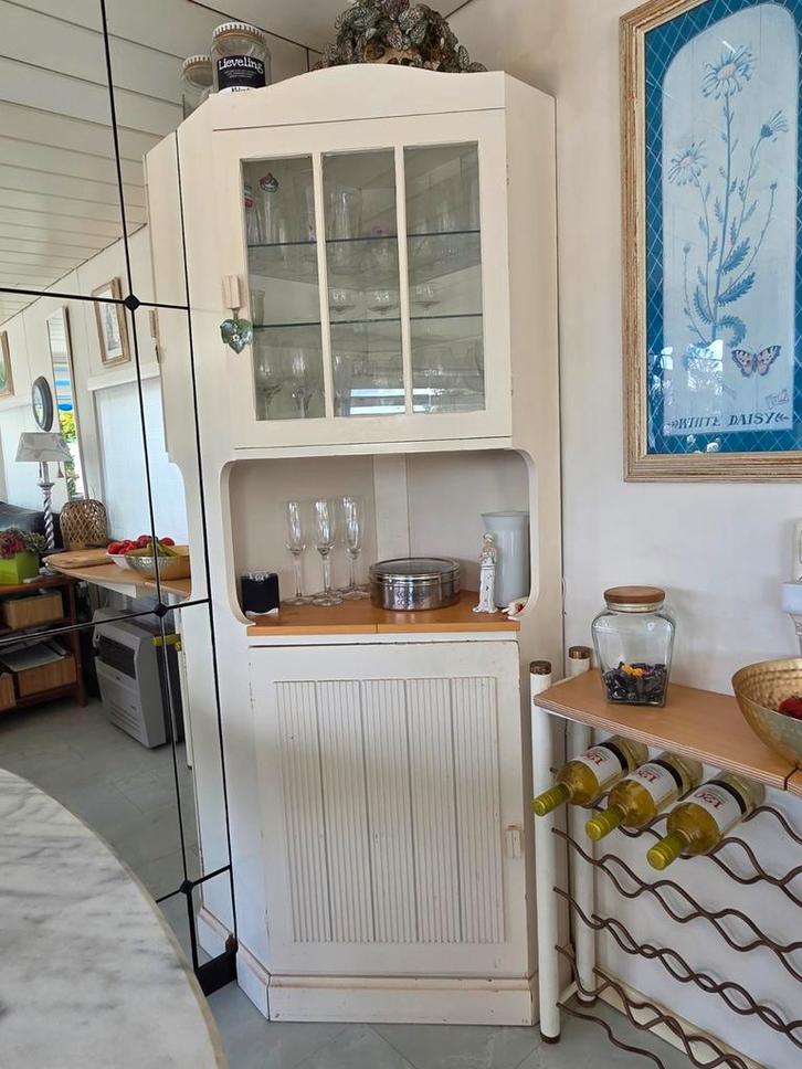 Leuk hoekkastje met glazen deur, Huis en Inrichting, Kasten | Vitrinekasten, Gebruikt, 150 tot 200 cm, 50 tot 100 cm, 25 tot 50 cm