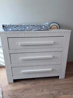 Commode, licht grijs, echt hout , 93 cm hoog, Kinderen en Baby's, Kinderkamer | Commodes en Kasten, Ophalen, Gebruikt, 50 tot 70 cm