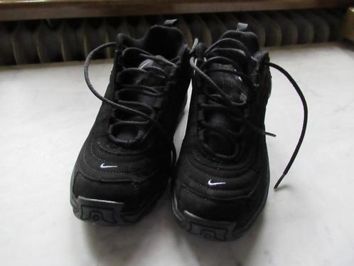 Nike zwarte, suede indoor fitness schoenen, maat 38,5, Kleding | Dames, Schoenen, Zo goed als nieuw, Sneakers of Gympen, Zwart