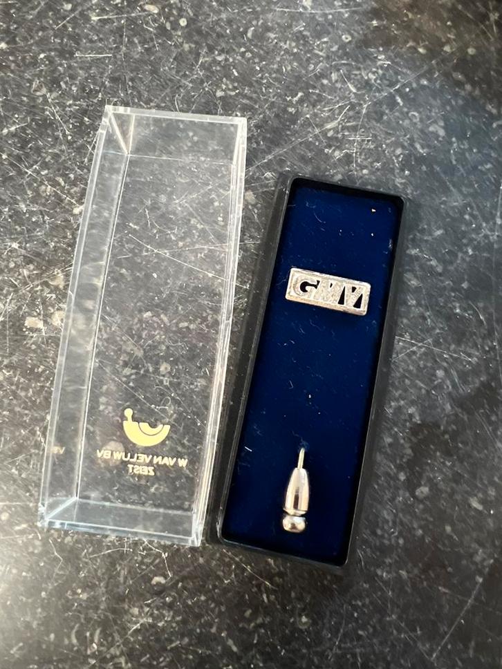 Te Koop : Speldje GMV ‘ Gezinshulpverlening met Verblijf, Verzamelen, Speldjes, Pins en Buttons, Zo goed als nieuw, Speldje of Pin