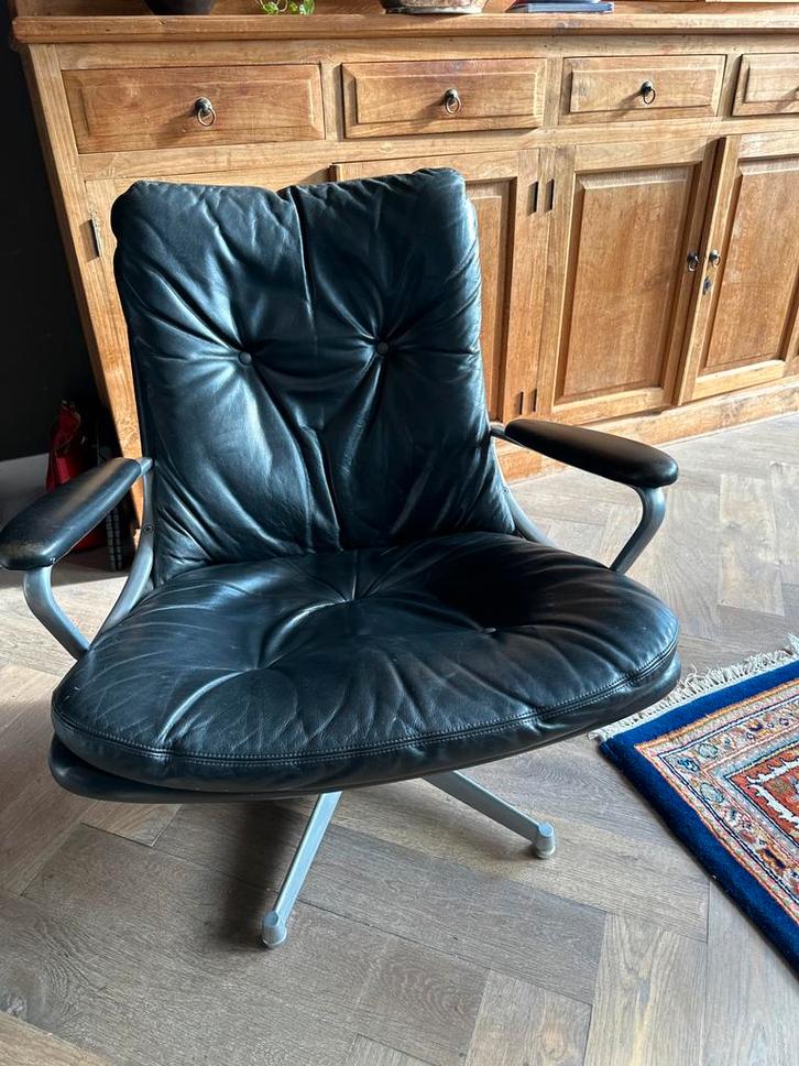 Strassle Draaifauteuils - Set van 2 - Zwart Leer, Huis en Inrichting, Stoelen, Gebruikt, Twee, Leer, Zwart, Ophalen