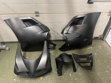 Kuipdelen 748 916 race kuip beschikbaar voor biedingen