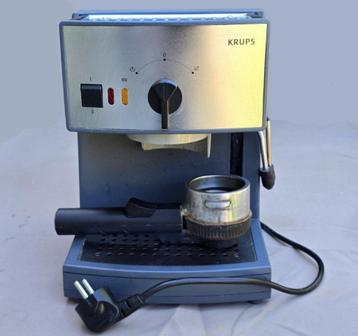 Goed Werkende KRUPS Espresso Machine met Stoompijpje beschikbaar voor biedingen