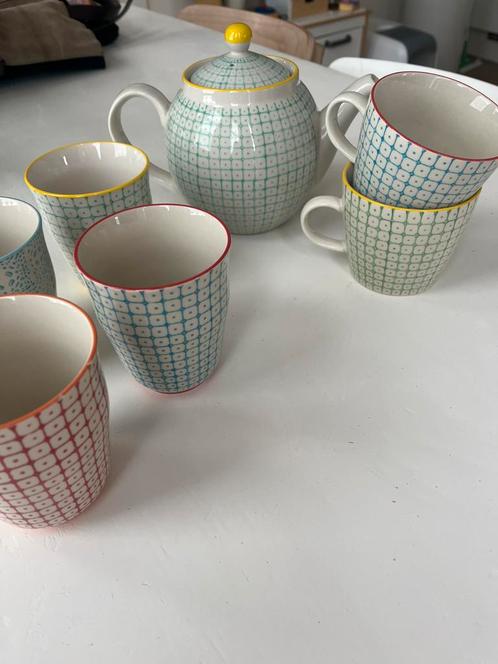 Bloomingville servies en theepot, Huis en Inrichting, Keuken | Servies, Zo goed als nieuw, Kop(pen) en/of Schotel(s), Overige stijlen